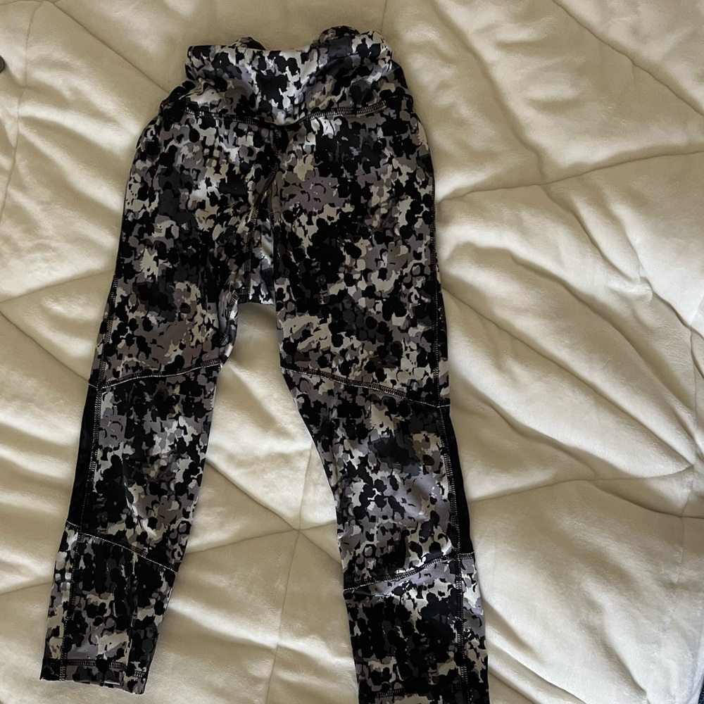Cute workout leggings with mesh details